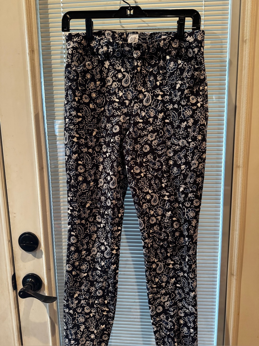 Gap Women's Navy & White Floral Print Pants